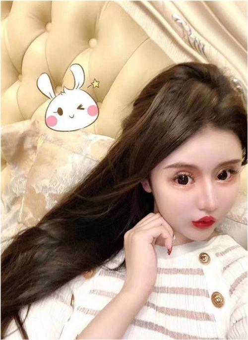 网红周周几岁,年龄成谜，魅力不减